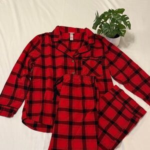 Wondershop Red and Black Plaid Women’s Pajama Set